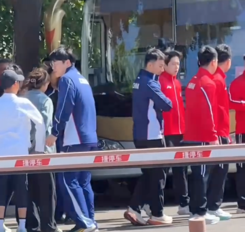 马龙送别国乒！温瑞博依旧随队当陪练 周雨盼向周2人为王楚钦分忧